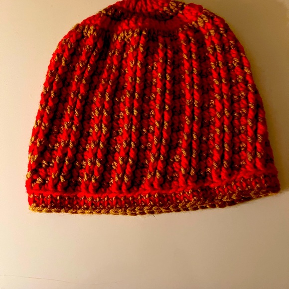 Handmade Hat new without tag - Picture 1 of 4